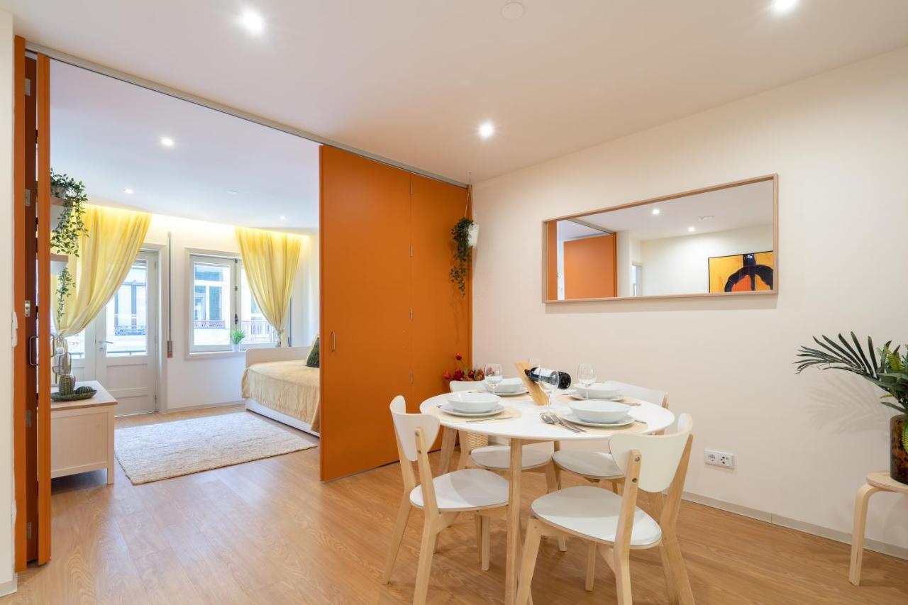 Colorful Bright Flat With Balcony By Host Wise Apartment Porto Luaran gambar