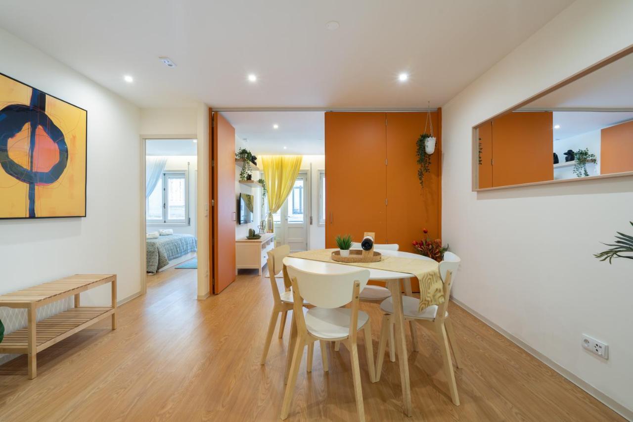 Colorful Bright Flat With Balcony By Host Wise Apartment Porto Luaran gambar