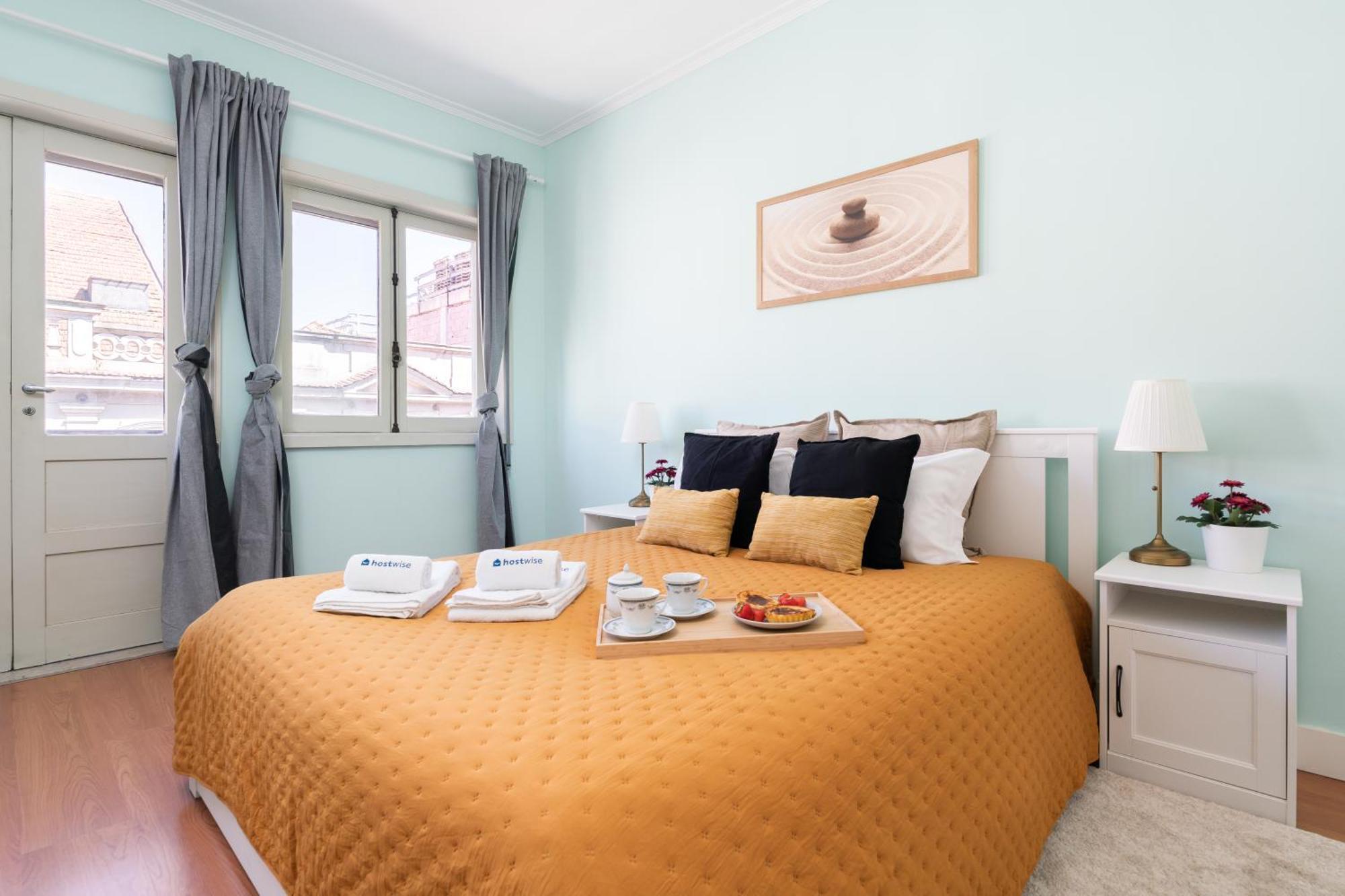 Colorful Bright Flat With Balcony By Host Wise Apartment Porto Luaran gambar